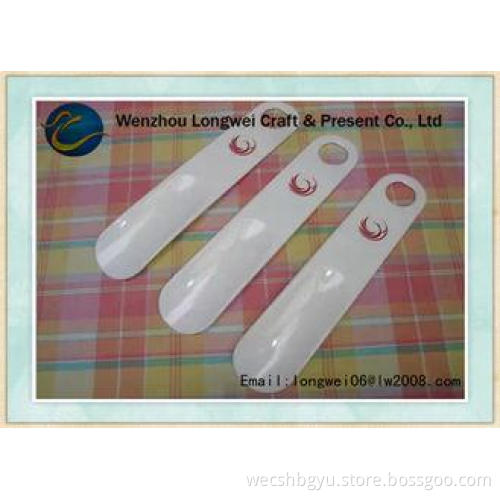 White Luxury hotel plastic mini shoe horn Customized logo m